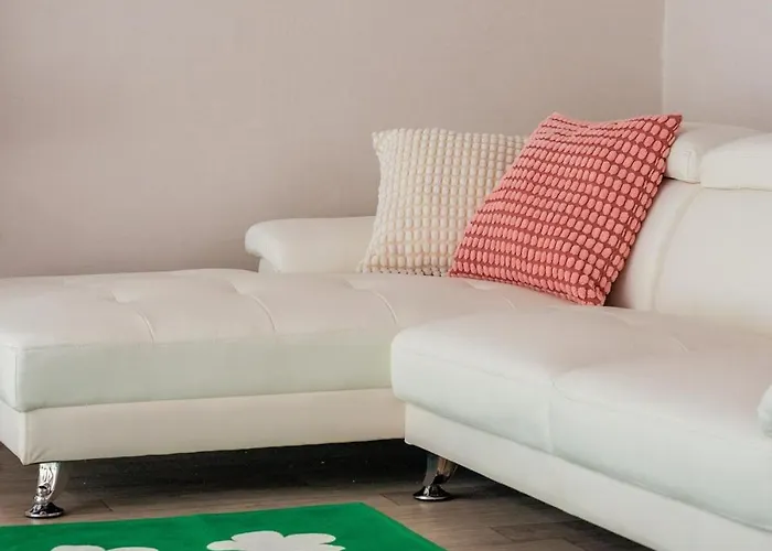 3Br & 5Beds & 2Baths 명동버스2정거장 해방촌5분 남산타워 800M 8인가능