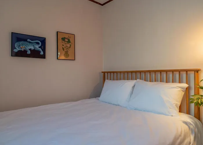 온유재스테이 3룸 30평 해방촌5분 남산타워 800m 8인가능 Apartment