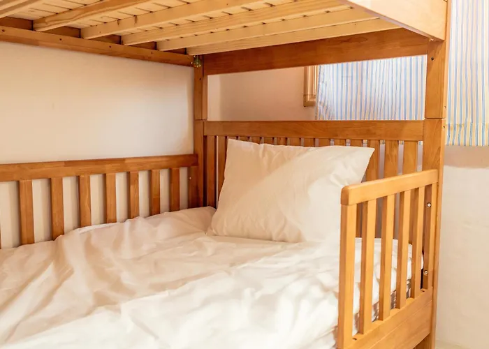3br & 5beds & 2baths 명동버스2정거장 해방촌5분 남산타워 800m 8인가능 *