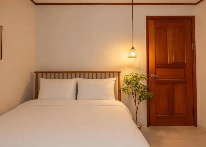3Br & 5Beds & 2Baths 명동버스2정거장 해방촌5분 남산타워 800M 8인가능 *